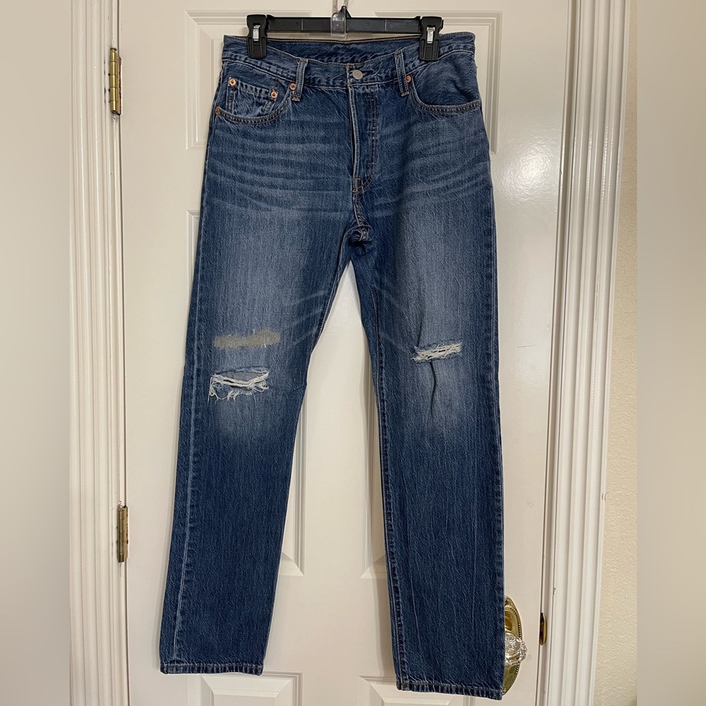 Levi’s 501 Button Fly Jeans - 28x32 - EUC!